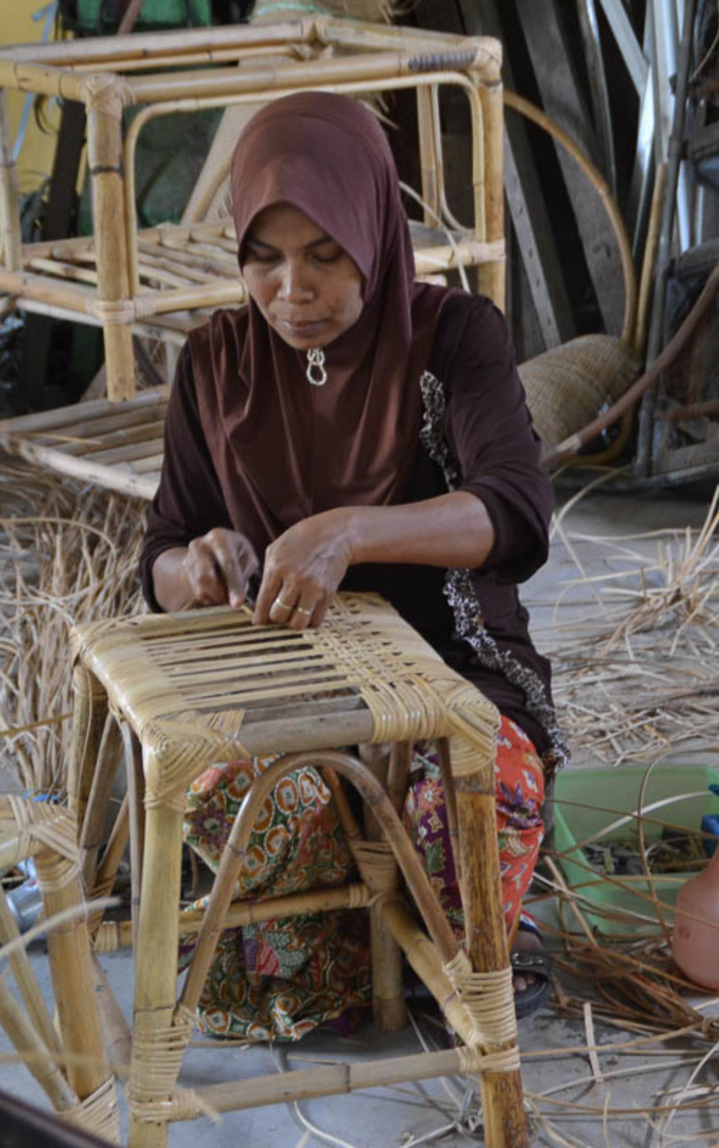 Community artisan crafting