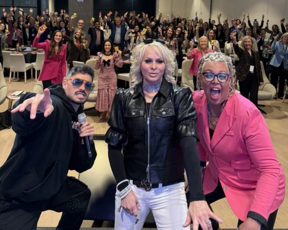 Front-Row Sister Community
